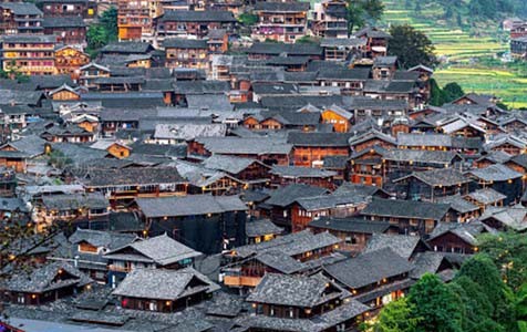 贵港6种常见的外墙仿石漆施工工艺！